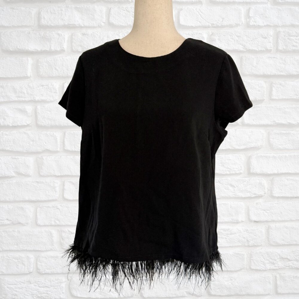 Crown & Ivy Size Large Feathers Hem Short Sleeve High Neck Blouse Top Black